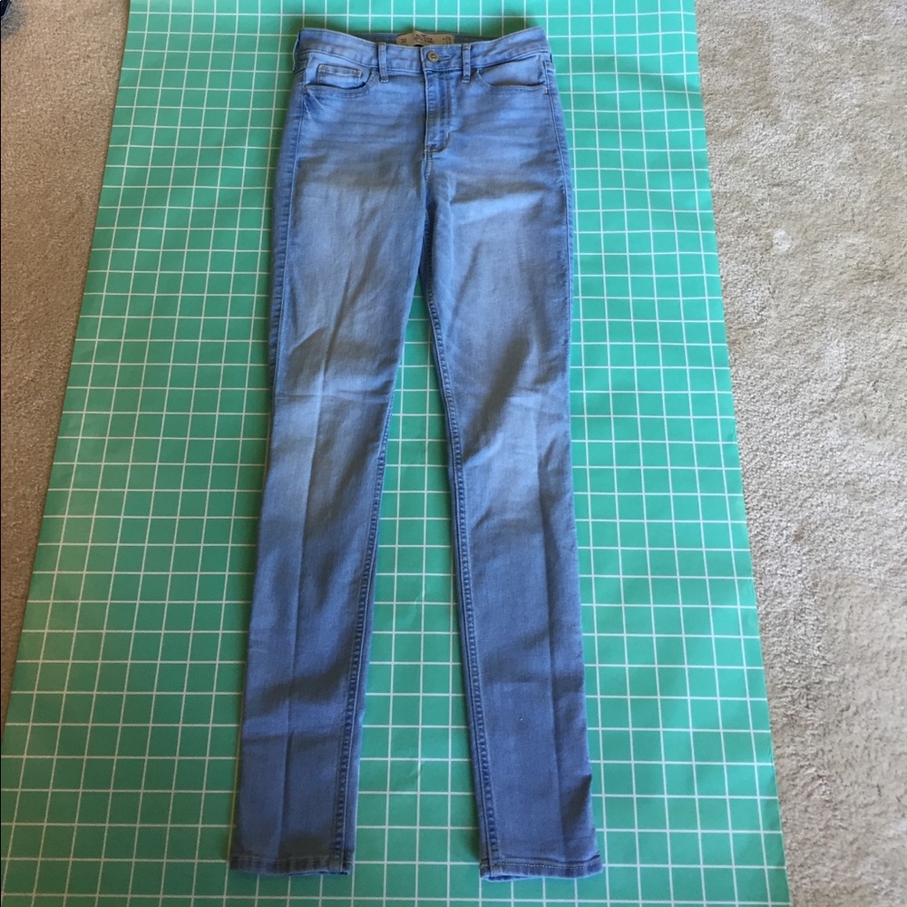 Hollister light blue wash denim jeans