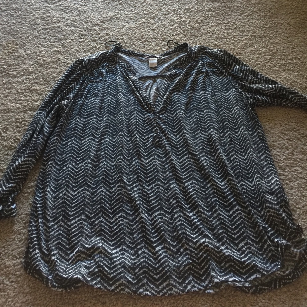 v neck 3/4 sleeve