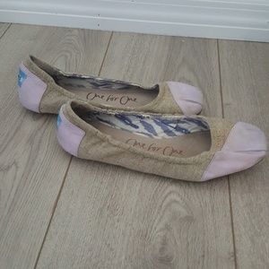 TOMS ballarina shoe in great condition