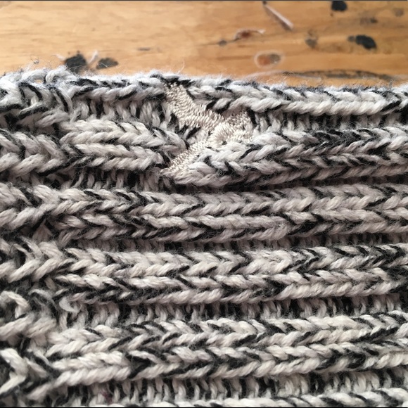 American Eagle Knit Sweater - Picture 5 of 5