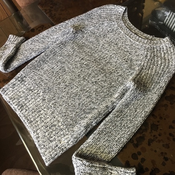 American Eagle Knit Sweater - Picture 3 of 5