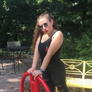 Meet your Posher, Nina