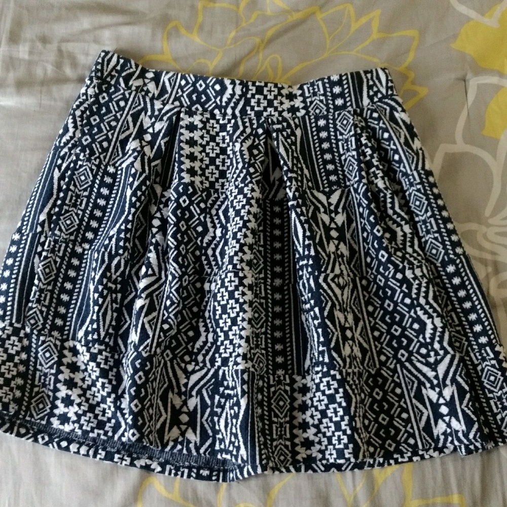EUC Blue and White Circle Skirt Size Large