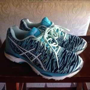Zebra Fluid Ride Asics