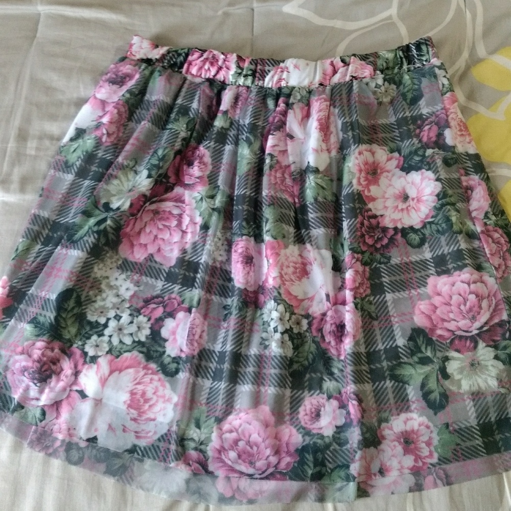 BNWOT Floral Plaid Skater Skirt - Size 1X