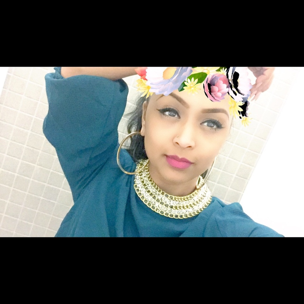 Meet your Posher, Zakia