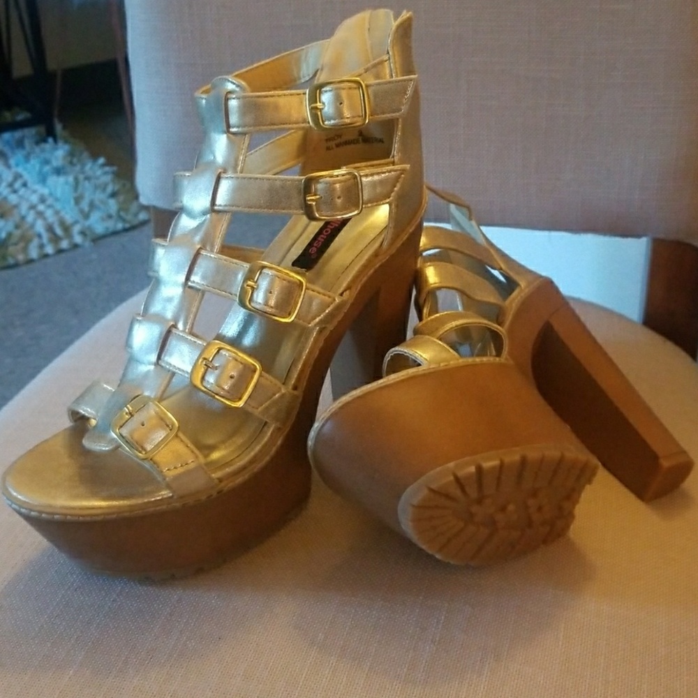 Dollhouse shoes