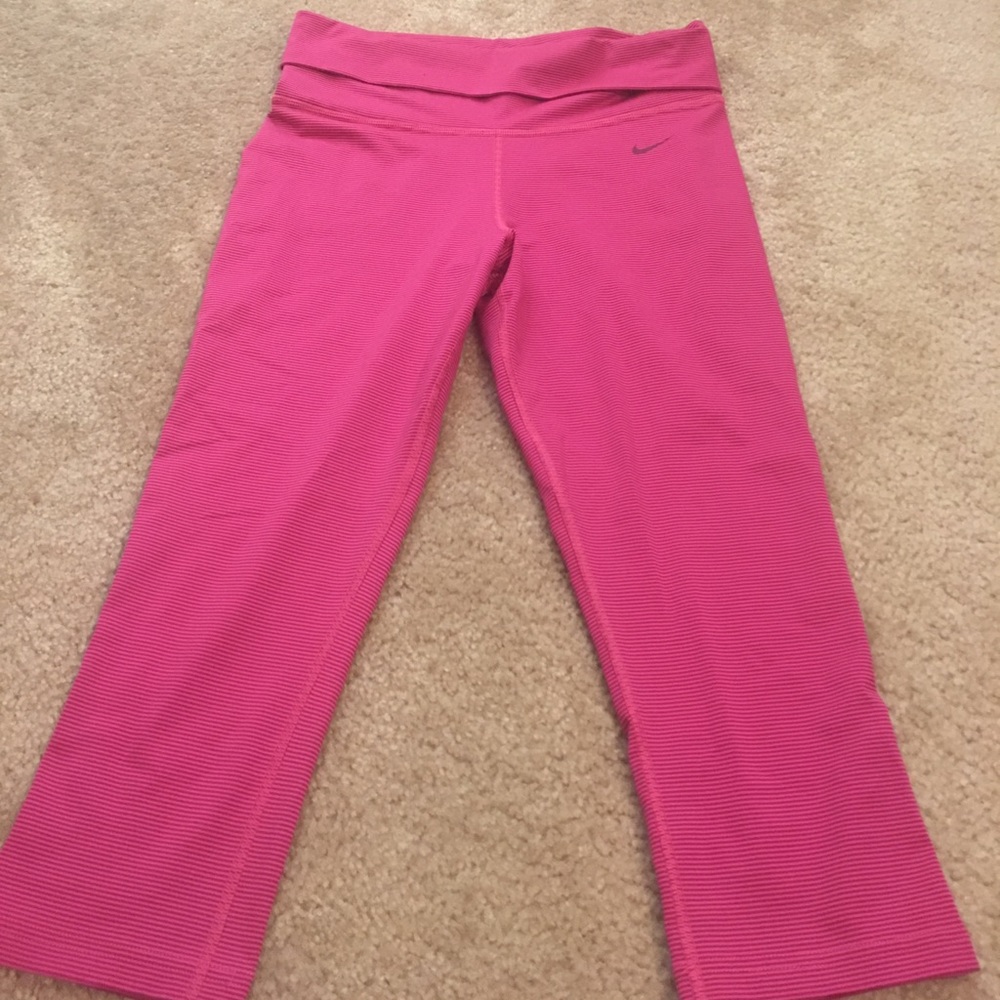 Nike dry fit capris