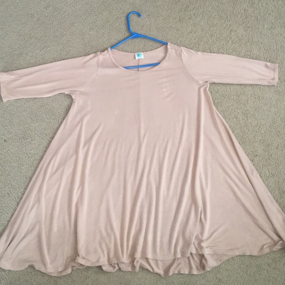 med. beige women’s dress