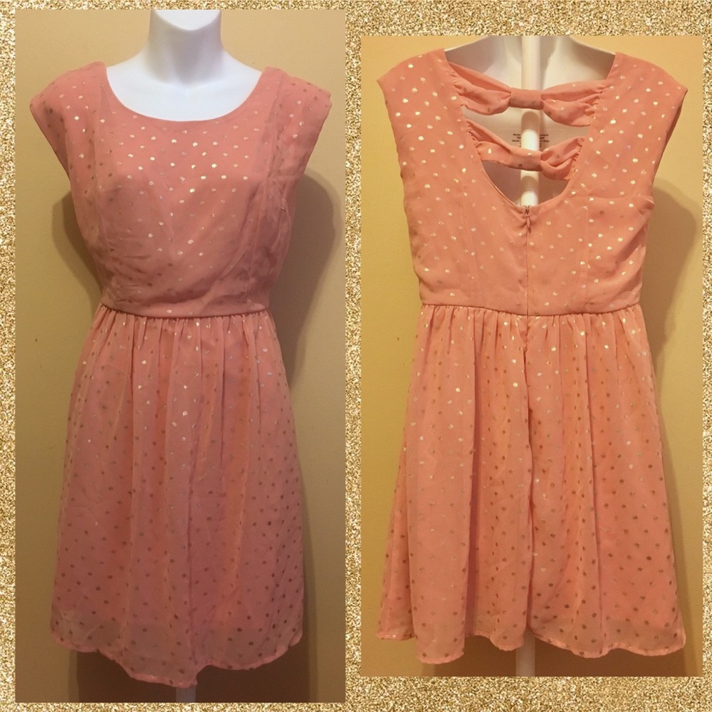 Medium 8️⃣Level eight8️⃣ dotted girly midi dress