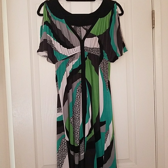Geometric print stretch dress size sm-med - Picture 5 of 7