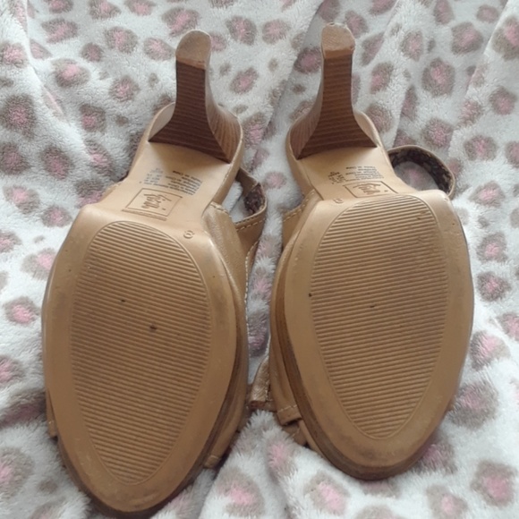 Sandals - Picture 3 of 3