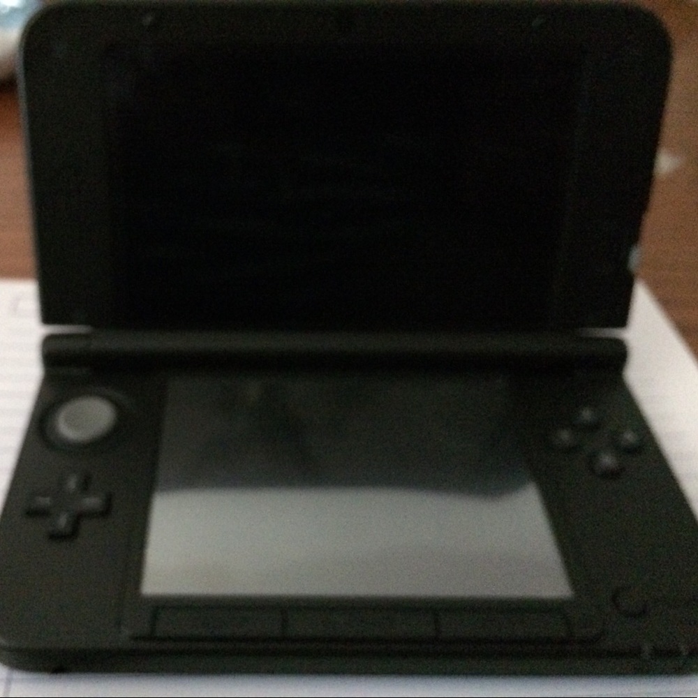 Nintendo 3DS - Picture 2 of 8