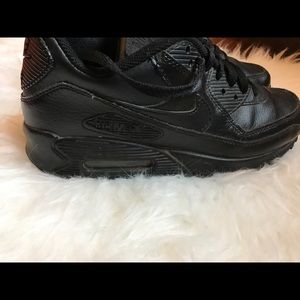 Black Nike air max