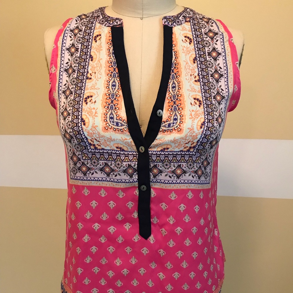 Super cute sleeveless printed top