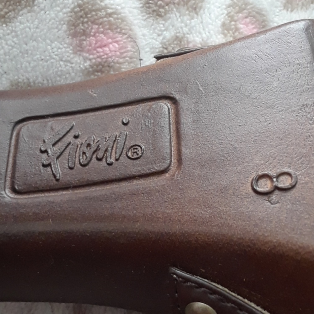 Heels - Picture 3 of 3
