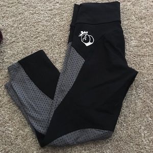 Bootyqueen Apparel high waisted Capri "STORM" xs