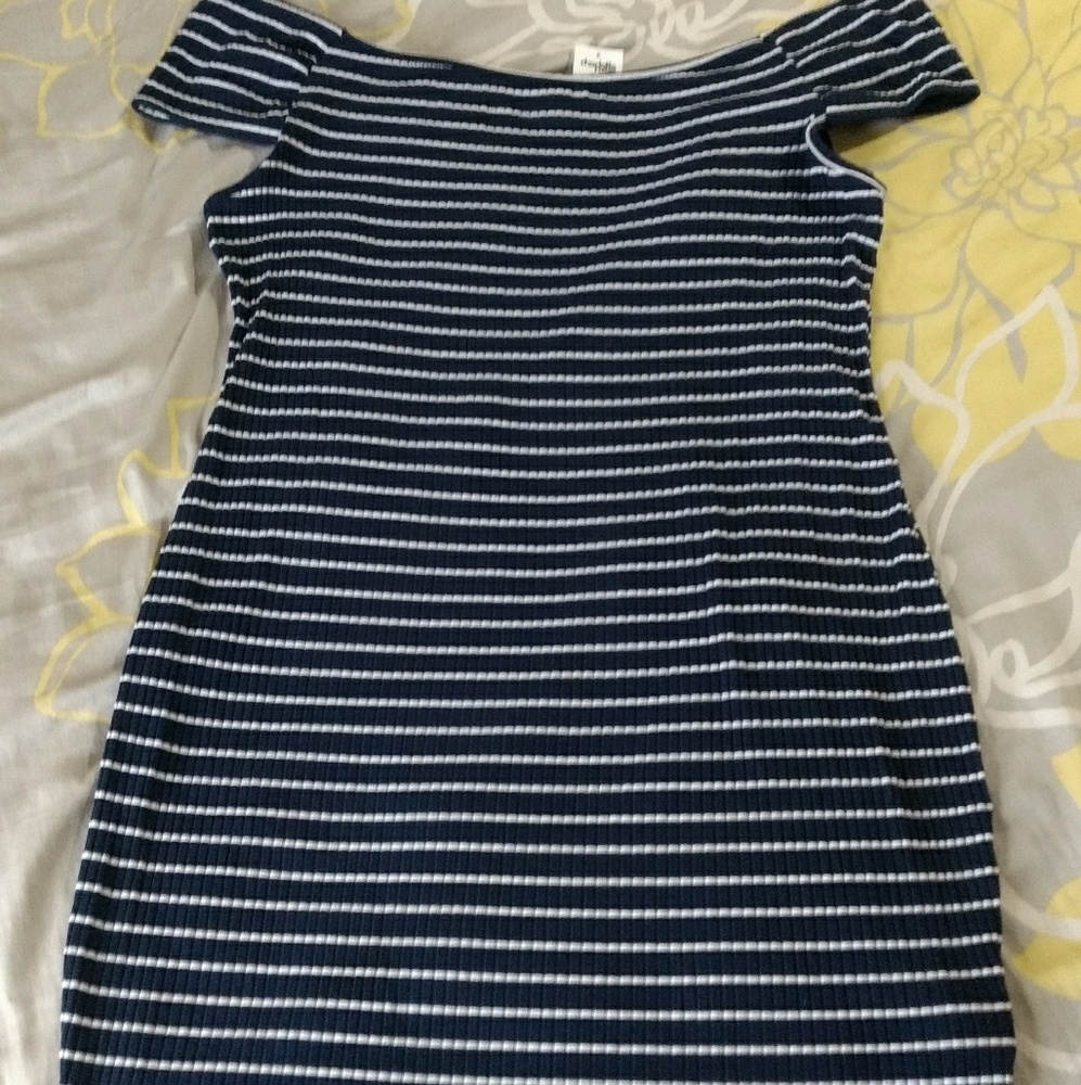 BNWT Off The Shoulder Body Con Dress