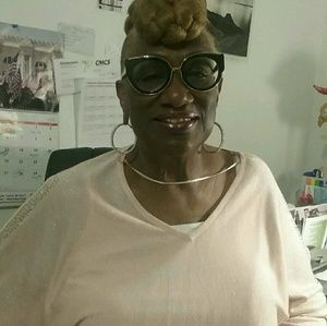 Meet your Posher, Andrea