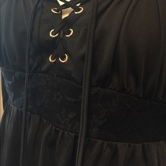 SOLD-Cold  Shoulder Top - Picture 3 of 3