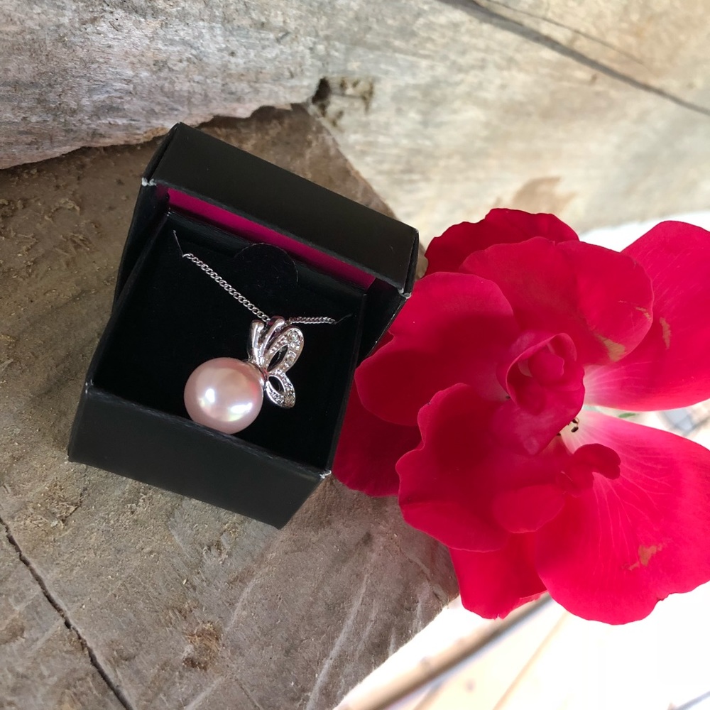 Avon Butterfly Pearl Necklace