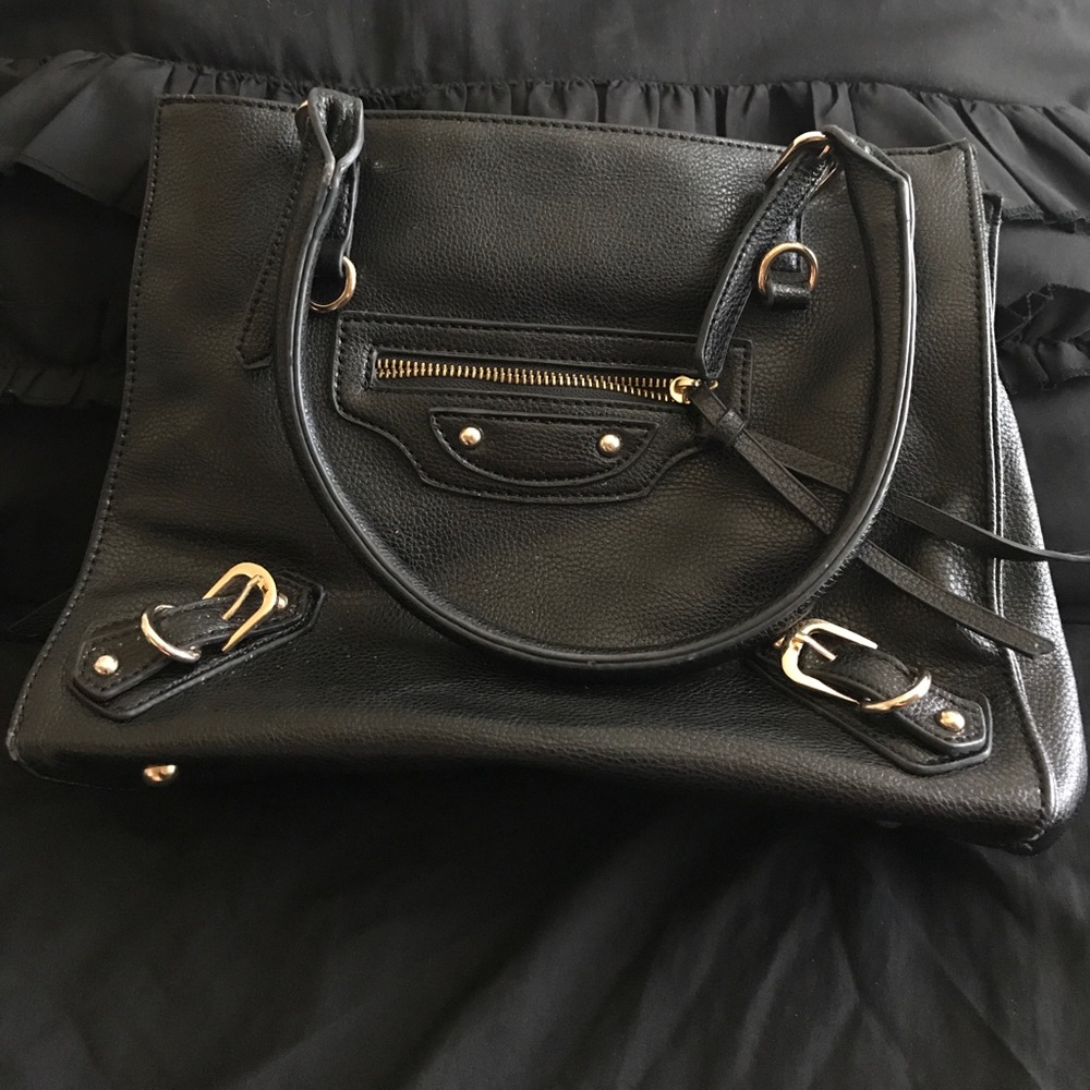 Mellow World Black Purse