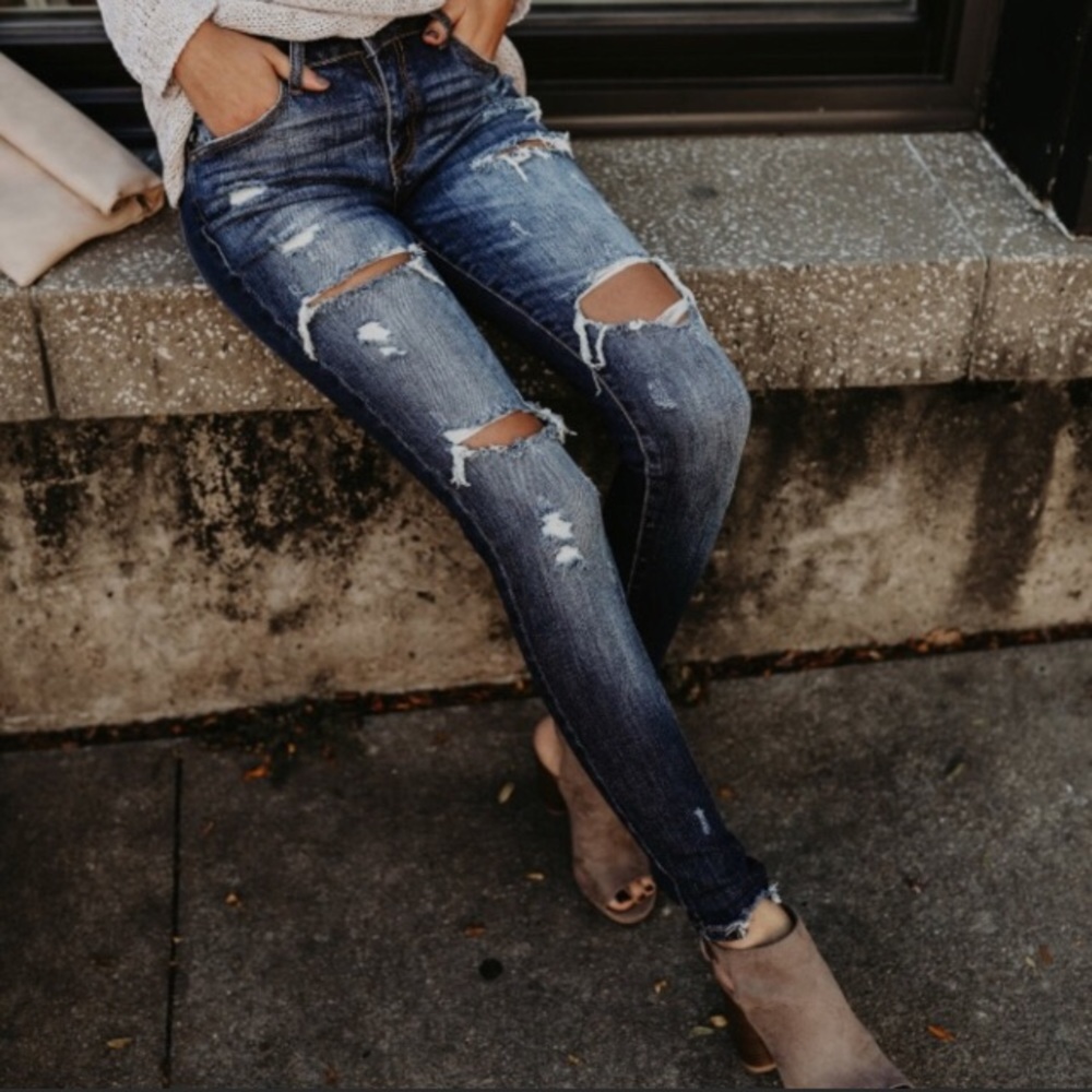 Last 1️⃣ Distressed Frayed Jeans - Picture 4 of 6
