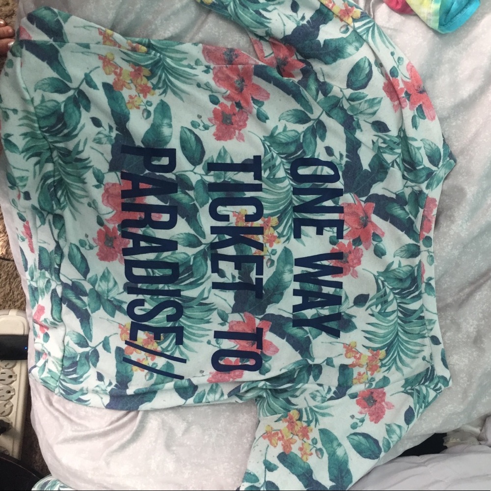 Long sleeved light sweater