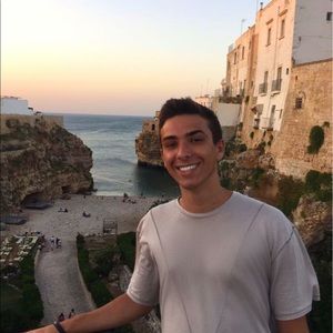 Meet your Posher, Christopher