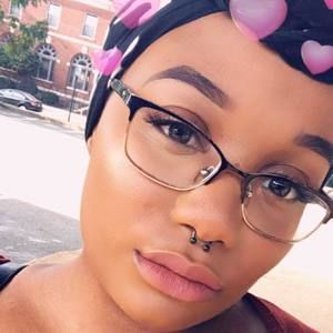 Meet your Posher, Maia