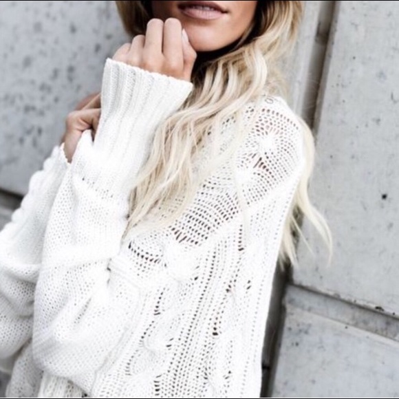 Last 1️⃣ White Oversized Cable Knit Sweater - Picture 7 of 8