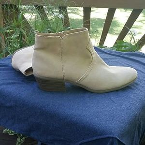 Old Navy booties