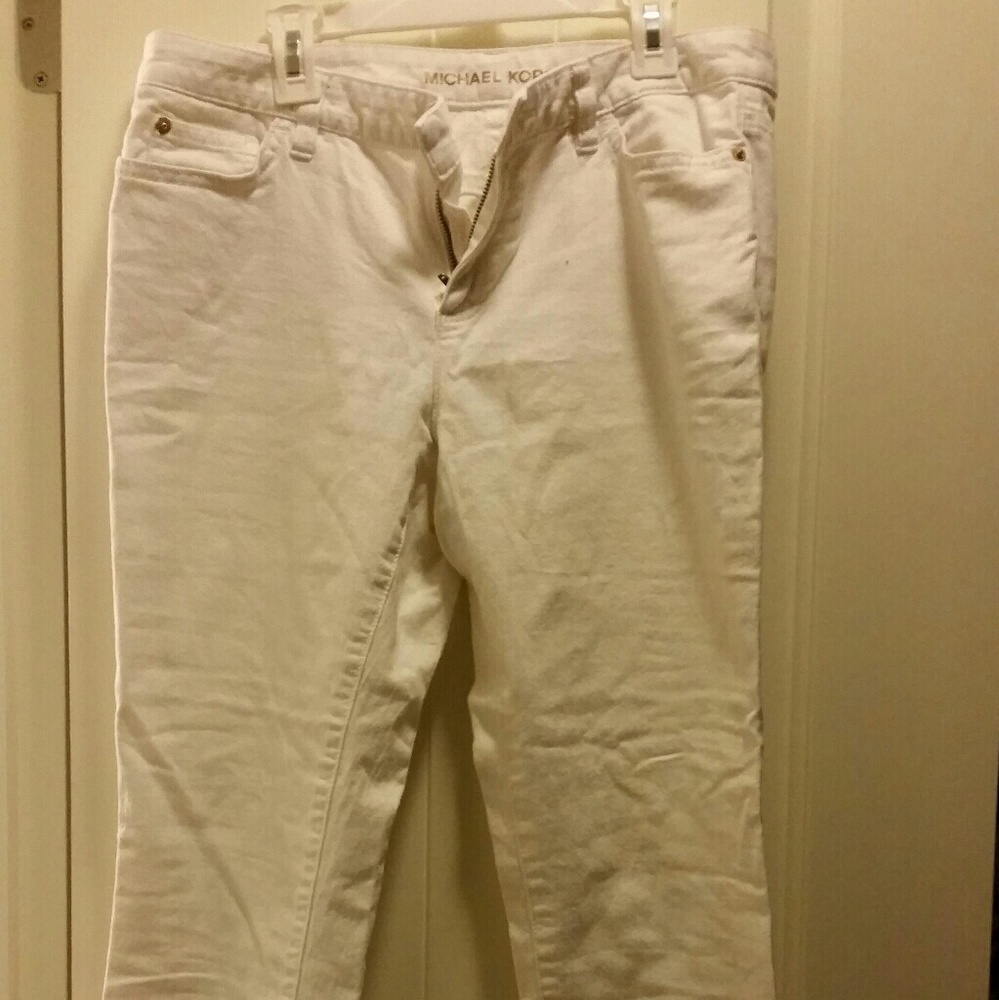 1 day price drop! Michael Kors cropped white denim