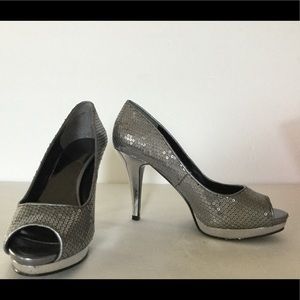 Sparking Sequenced Gray Pumps