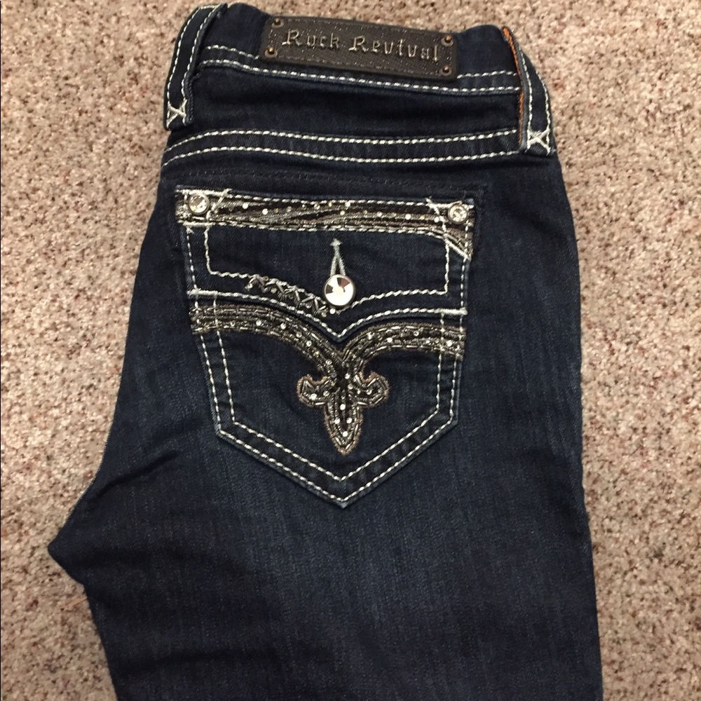 NWOT Rock Revival Jeans 💛💫