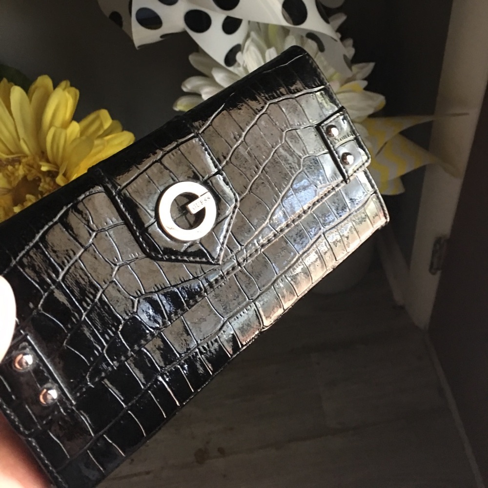 Guess wallet