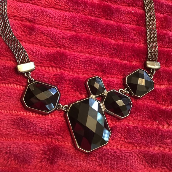 Lia Sophia black necklace - Picture 2 of 3