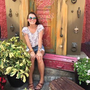 Meet your Posher, Claire