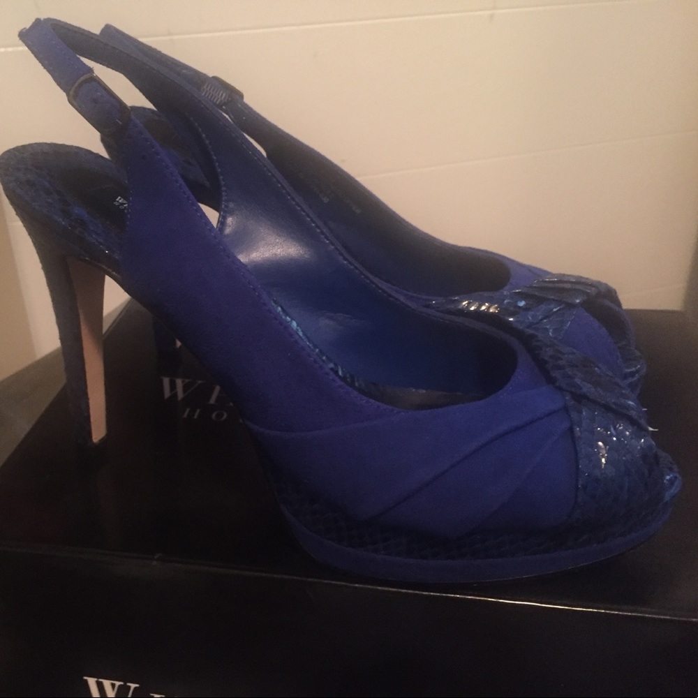 White House Black Market 7.5 pumps