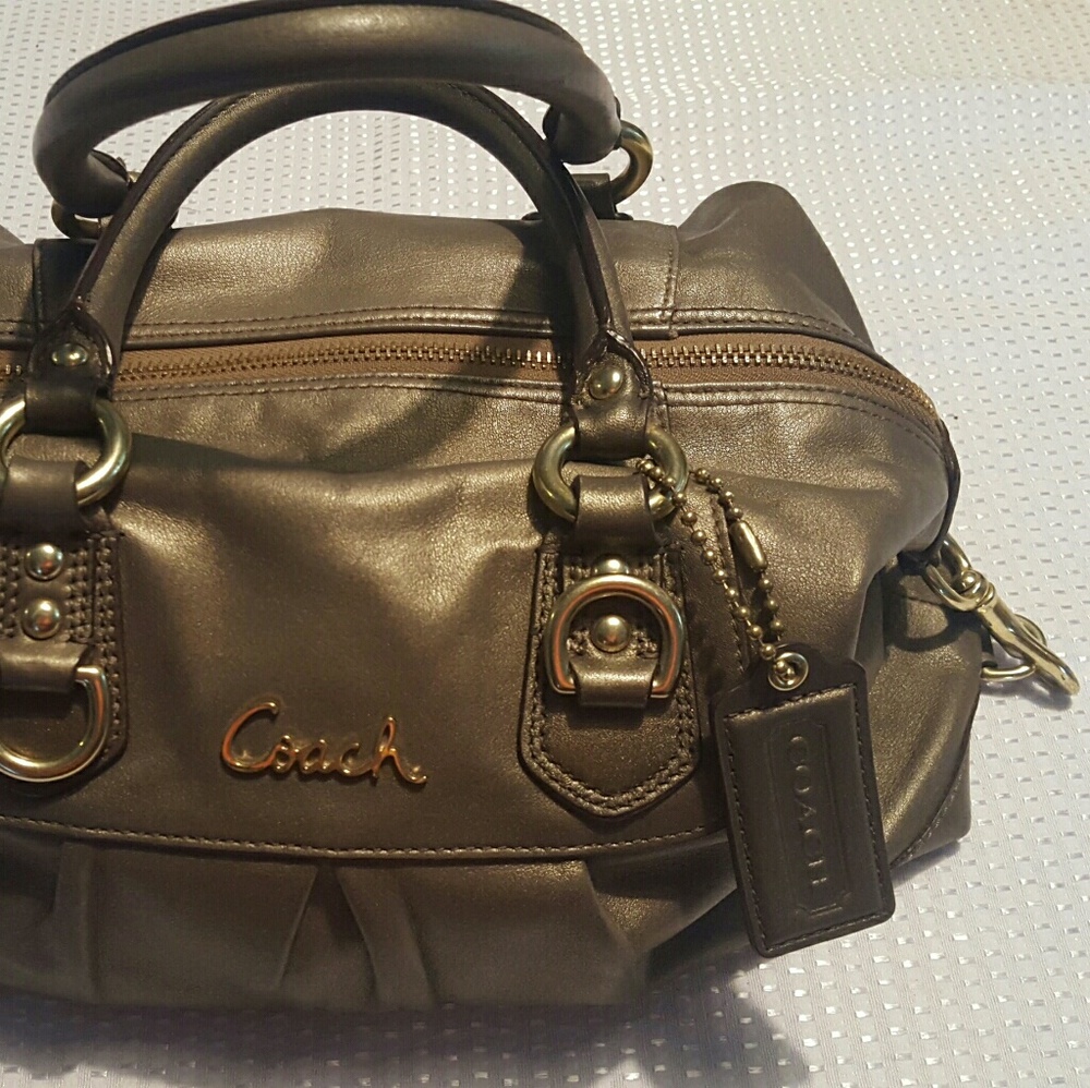 Authentic Coach handbag - Picture 2 of 4