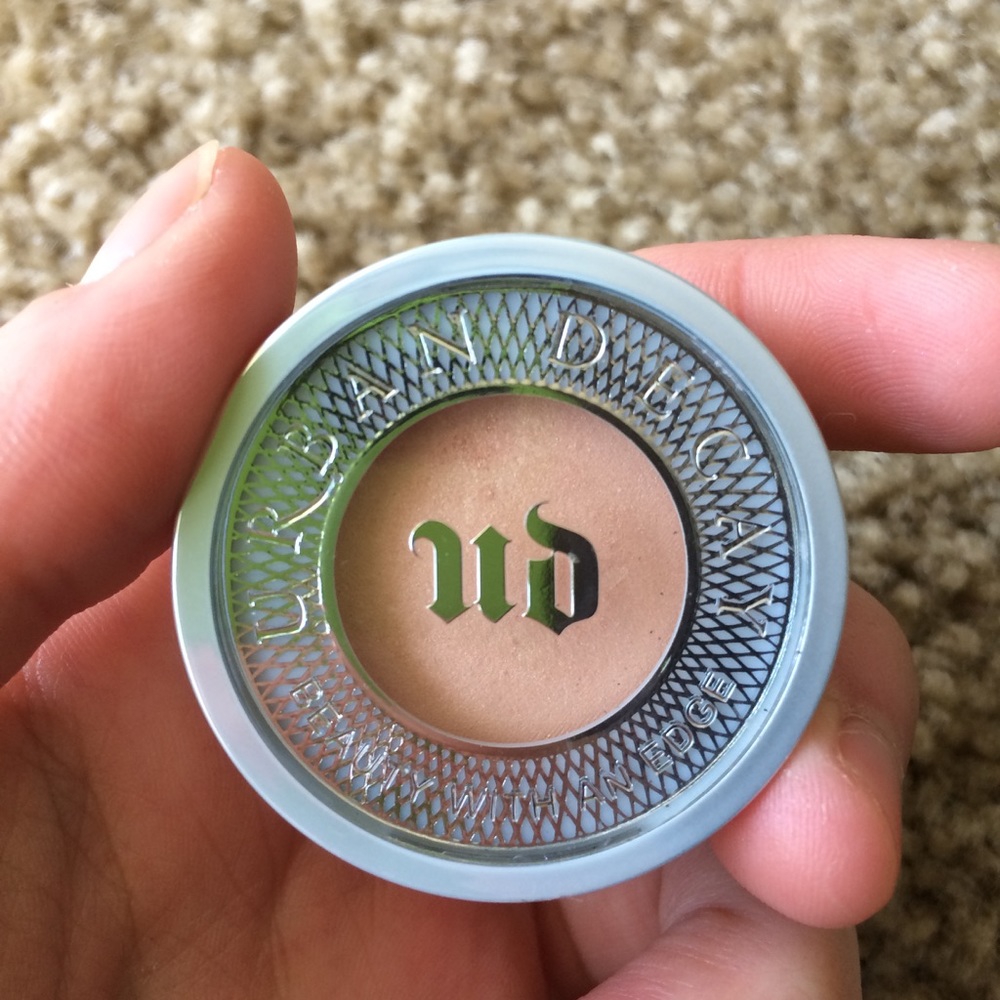 Urban Decay eyeshadow - Illusion