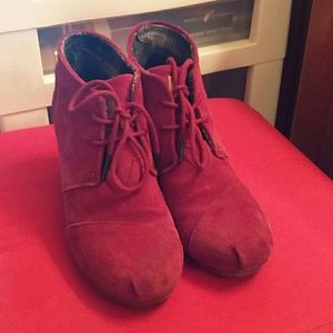 Red Tom's wedge booties size 7