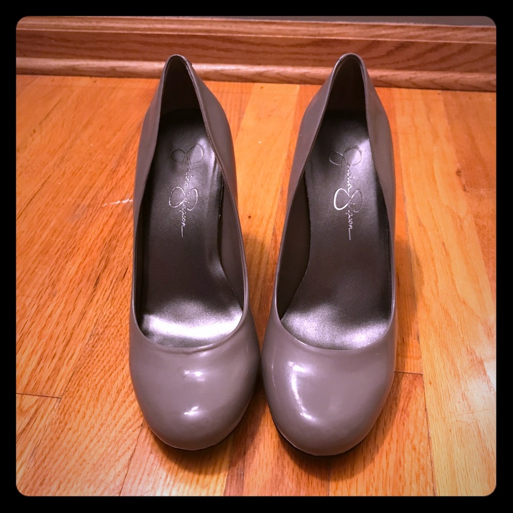 Jessica Simpson Grey Patent 3” Heels Size 8.5