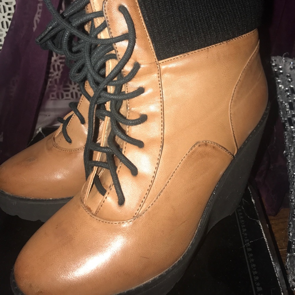 Deena & Ozzy Lace Up Boot w/ Wedge heel