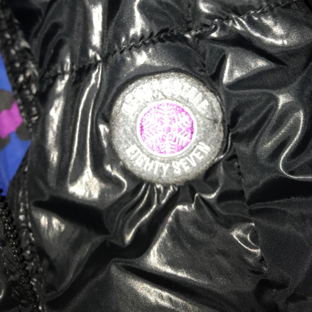 Vest - Picture 2 of 3