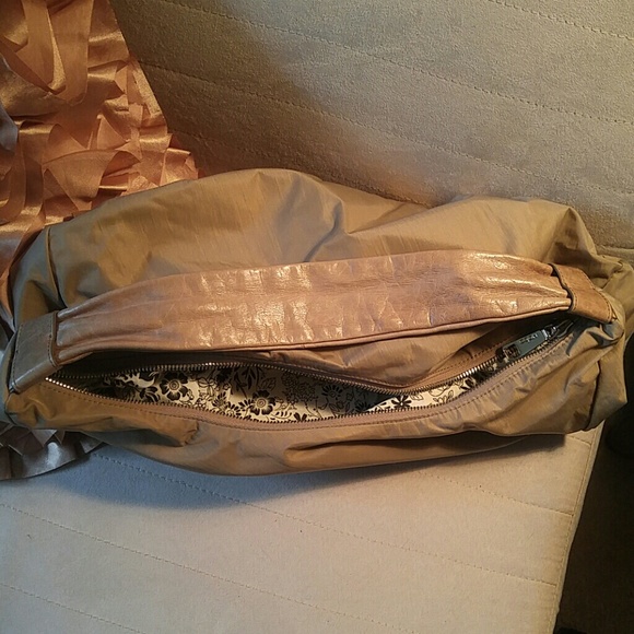 Hobo Bag - Picture 2 of 4