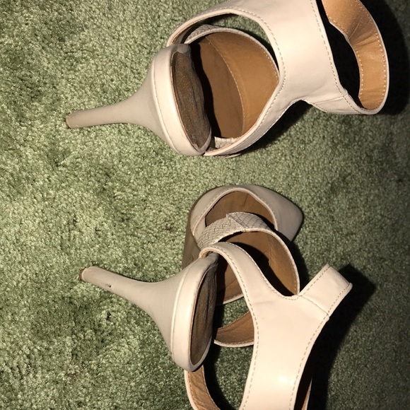 Nude heels💐 - Picture 3 of 5