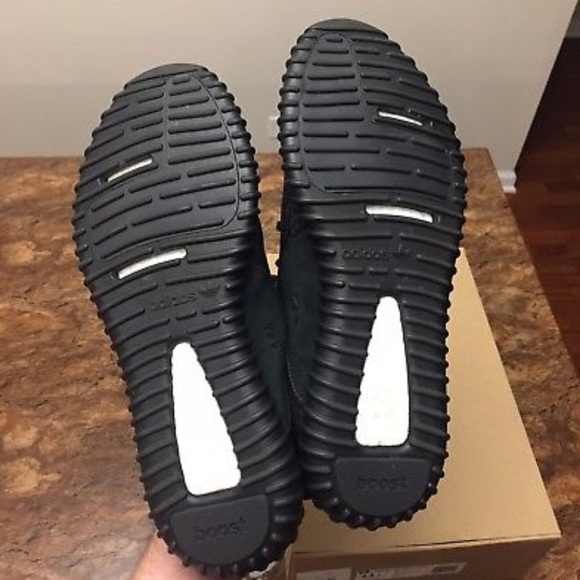 Yeezy Boot 350 Pirate Black - Picture 5 of 5