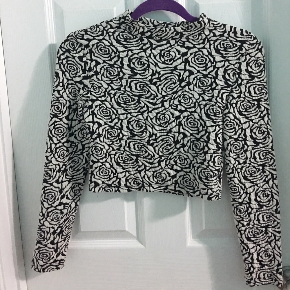 White and black floral crop top