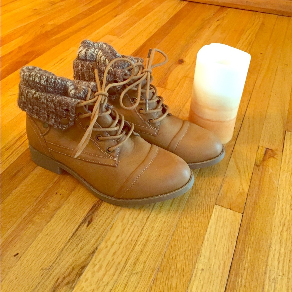 Brand new tan ankle boots